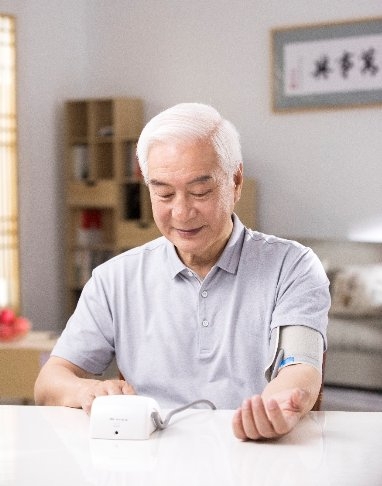 貼身智能血壓管理助手來了！科大訊飛曉醫(yī)A.I.助手血壓計(jì)新品首發(fā)！
