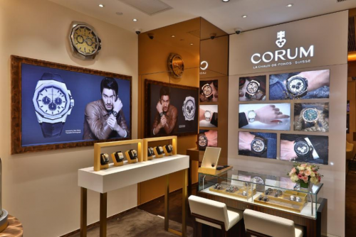 CORUM昆侖表北京王府中環(huán)店，“一日店長(zhǎng)”胡兵先生誠(chéng)邀貴賓體驗(yàn)