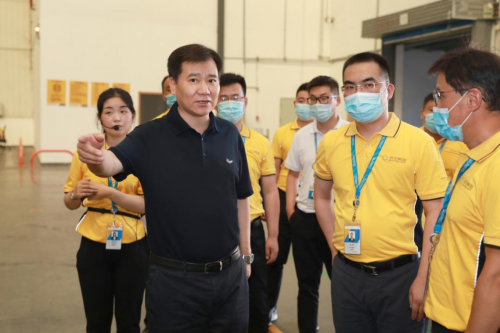 818張近東現(xiàn)身一線抓服務，蘇寧成立超級口碑中心升級用戶體驗