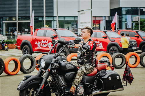 再次破圈營銷，長城炮助力蓉城機(jī)車巡游