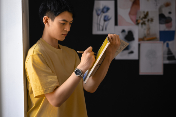 薄然有型，實(shí)力必現(xiàn) 卡西歐EDIFICE EFS-S570系列勁酷登場