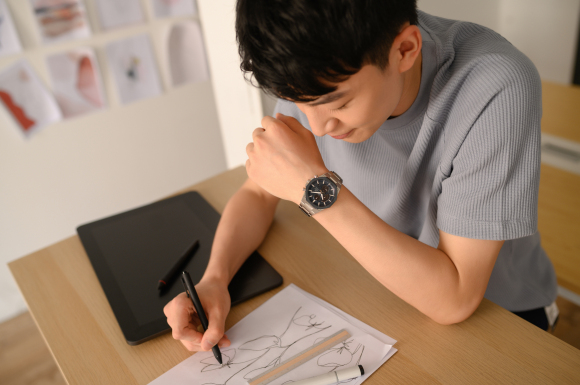 薄然有型，實(shí)力必現(xiàn) 卡西歐EDIFICE EFS-S570系列勁酷登場