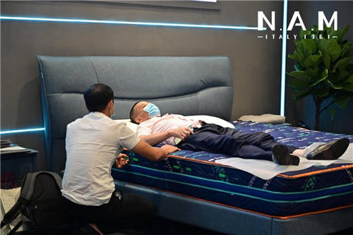 科技創(chuàng)新床墊的想象空間，意大利N.A.M深圳站首秀、驚艷市場