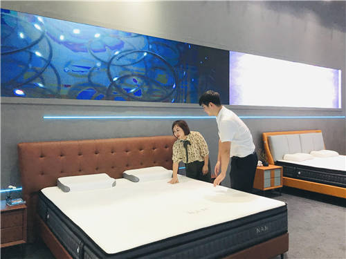 科技創(chuàng)新床墊的想象空間，意大利N.A.M深圳站首秀、驚艷市場