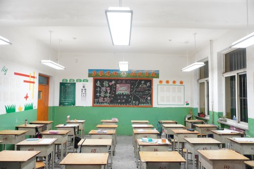 重磅！三雄極光教育扶貧公益活動登上央視新聞