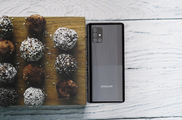 Z世代獨(dú)樹(shù)一幟，精致系手機(jī)還要選三星Galaxy A71 5G