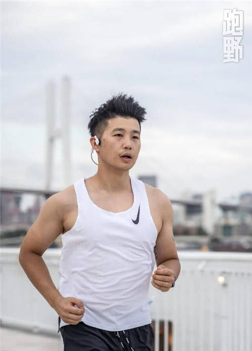年輕人的第一款骨傳導運動耳機，非AfterShokz韶音OpenMove 莫屬了！