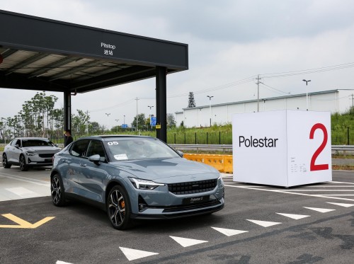 極星（Polestar）先鋒日如期而至，“車界玫瑰”車艷華女士強勢助推極星2交付