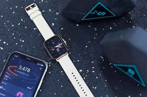 華米Amazfit GTS 2智能手表開箱：超視網(wǎng)膜屏幕顯示效果細(xì)膩