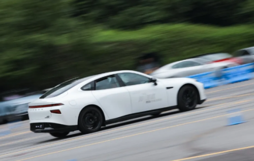 小鵬汽車質(zhì)量如何？超智能高品質(zhì)小鵬P7為用戶打下強心劑