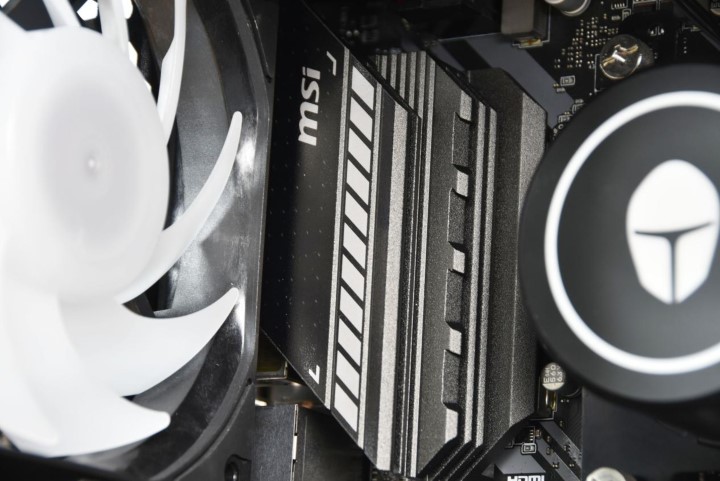 AMD YES！雷神911黑武士 Ryzen 評(píng)測