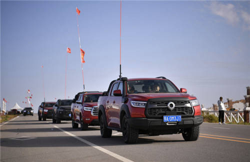 英雄再會(huì)！長城炮車主玩轉(zhuǎn)阿拉善英雄會(huì)