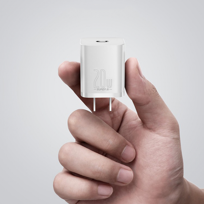 iPhone 12全面取消充電器！倍思推出蘋果20W超級硅快充頭