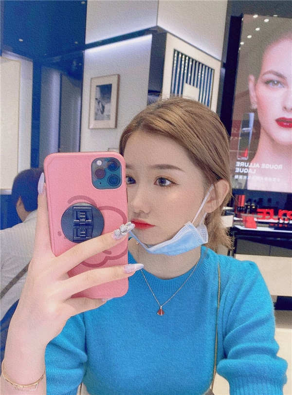 專訪KK直播智：娉婷裊裊的她，直播間里一顆璀璨的新星