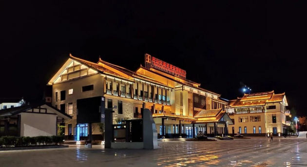 夢回巴國，光馳峽谷，雷士照明又一力作