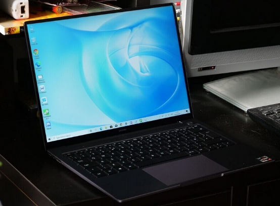 智慧辦公時(shí)代“性能標(biāo)桿”，華為MateBook 14全能表現(xiàn)獲外媒力贊