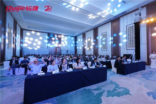銳捷亮相55屆高博會(huì)，展示“強(qiáng)教學(xué)、智服務(wù)、簡網(wǎng)絡(luò)”的智慧校園新藍(lán)圖
