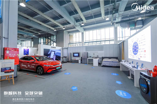 重構(gòu)想象，科技圈“闖入者”到底有多颯