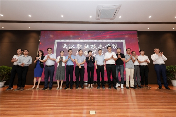 銀河麒麟助力湖北信息技術(shù)創(chuàng)新，推動(dòng)網(wǎng)信人才培養(yǎng)