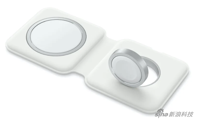 MagSafe Duo Charger可以同時充兩個產(chǎn)品，并且可以折疊收納
