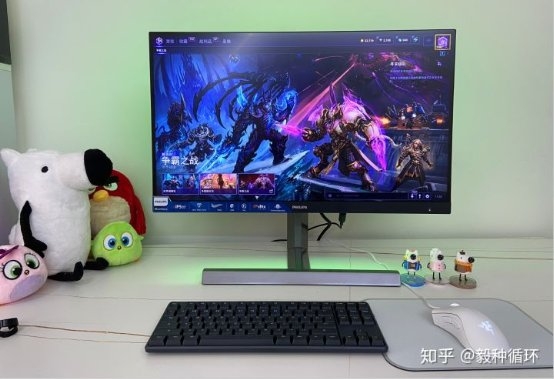 達(dá)人說丨顯示器自帶流光溢彩燈效，玩游戲究竟有多帶感？