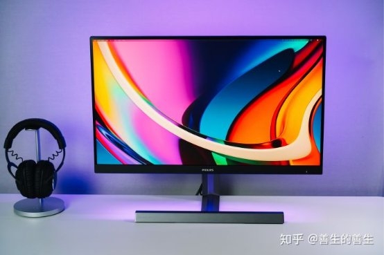 達(dá)人說丨顯示器自帶流光溢彩燈效，玩游戲究竟有多帶感？
