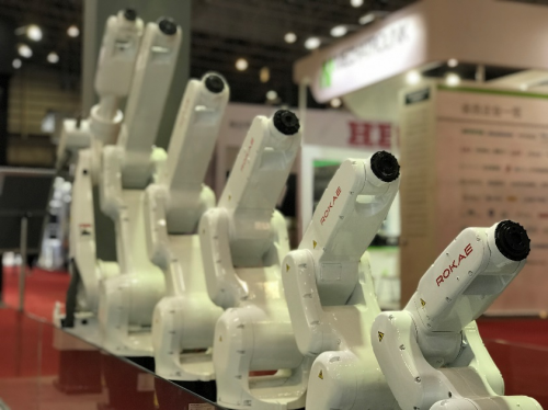 珞石機(jī)器人登陸智博會，揭開柔性協(xié)作機(jī)器人xMate新品神秘面紗