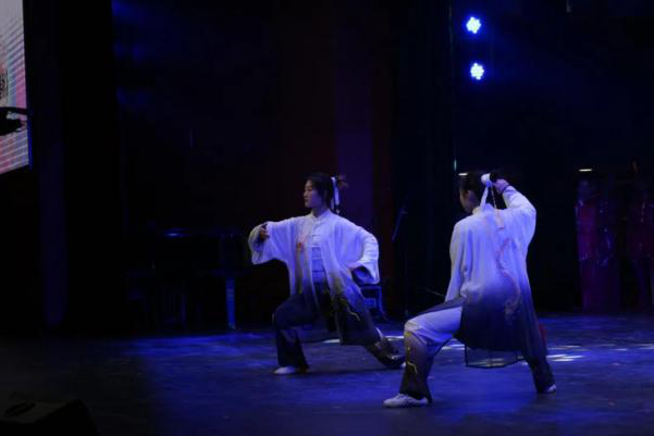 清華學(xué)霸，也是體育健兒，大冬天跑步爽吉了
