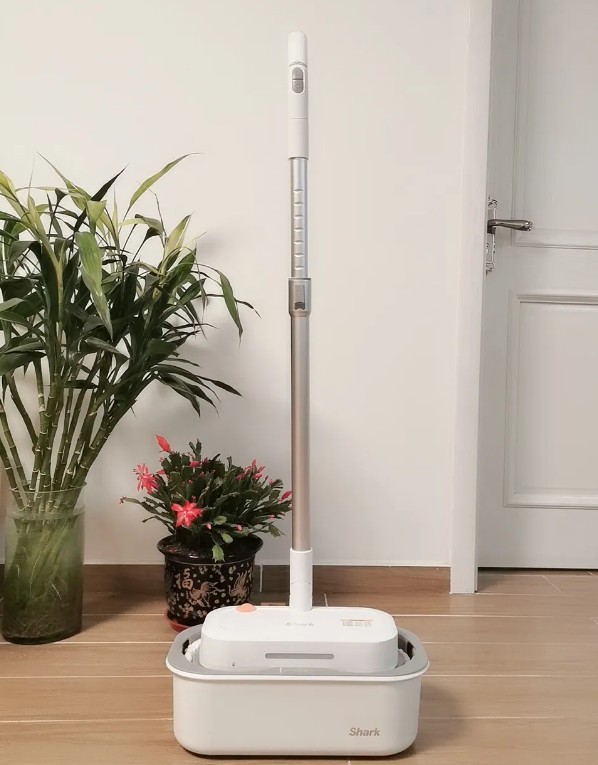 花錢買舒適值得嗎？這臺Shark鯊客電動拖把物有所值！