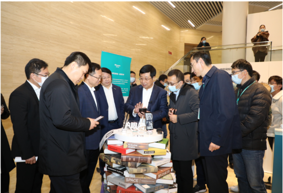 吸引山東省工信廳領(lǐng)導(dǎo)來參觀，海信這個(gè)內(nèi)部展會(huì)什么來頭？