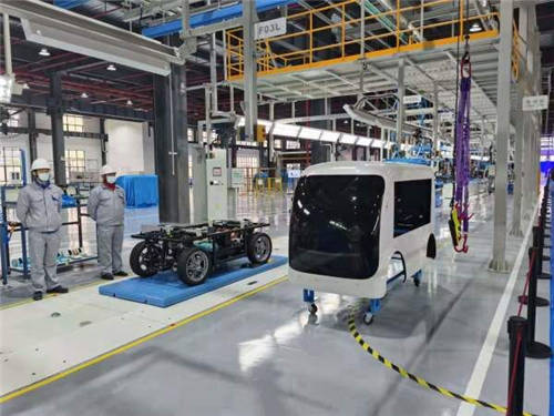 L4級車規(guī)制造物流無人車，智梭科技后發(fā)先至