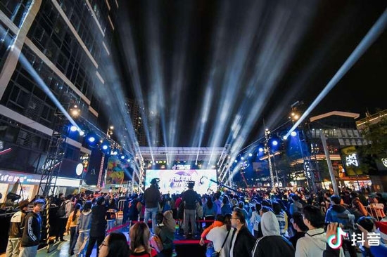 2020DOU挺好，抖音直播見證你的美好生活
