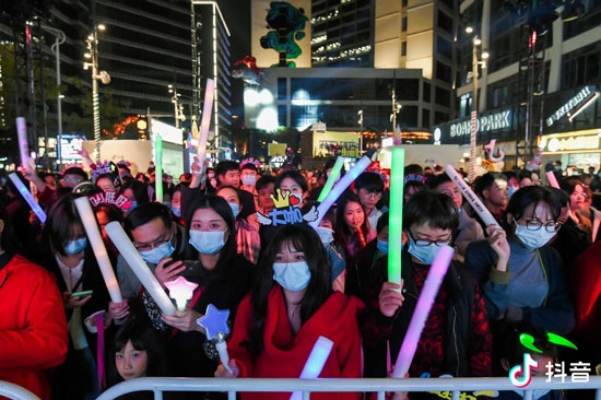 2020DOU挺好，抖音直播見證你的美好生活
