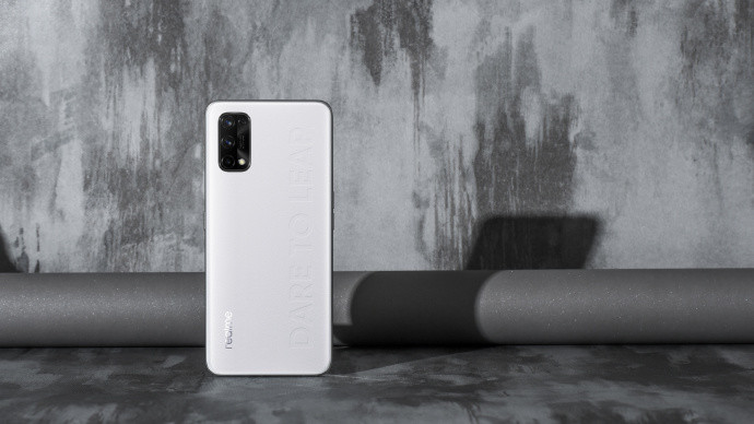 RealmeQ2