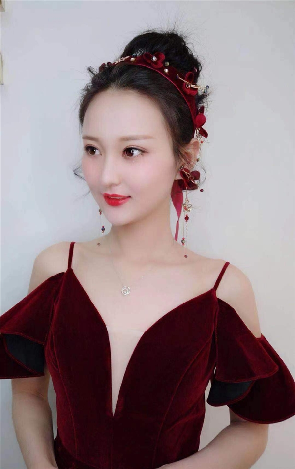 專訪KK直播月亮：心存敬畏，夢想成為脫口秀女王