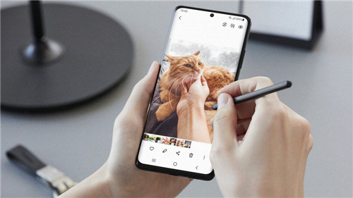三星Galaxy S21 5G系列屏幕升級(jí)：亮眼更亮眸，高刷顯示兩相宜