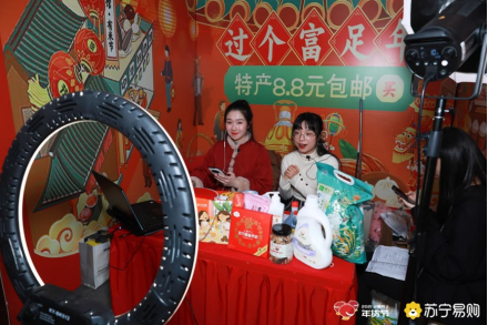 蘇寧侯恩龍披掛上陣，年貨節(jié)直播再上新高潮