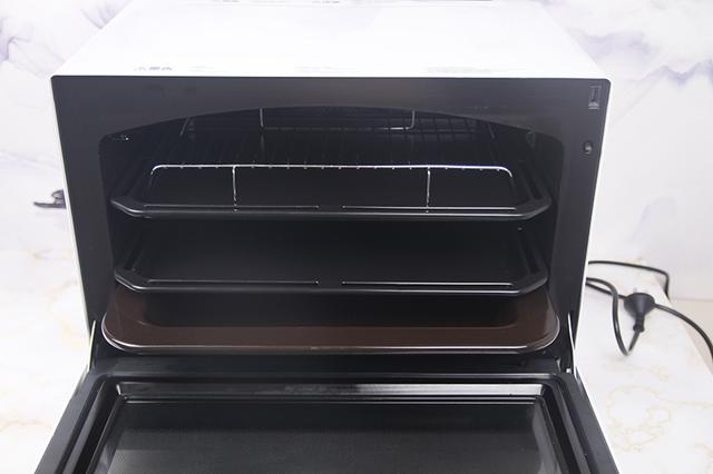 東芝微蒸烤一體機(jī)ER-RD7000CNW，全能料理的嘗鮮體驗(yàn)