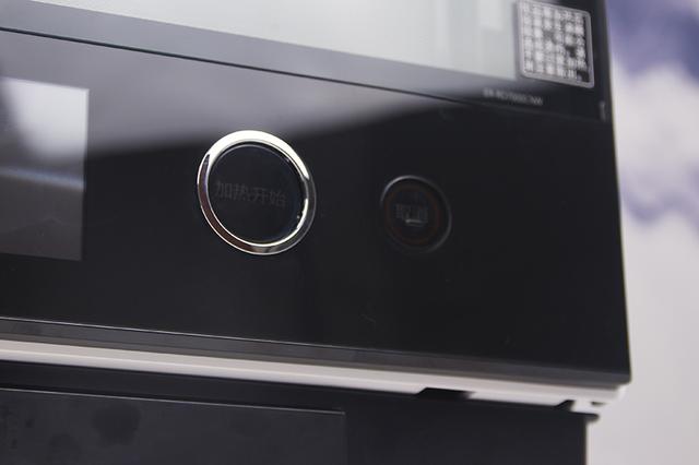 東芝微蒸烤一體機(jī)ER-RD7000CNW，全能料理的嘗鮮體驗(yàn)