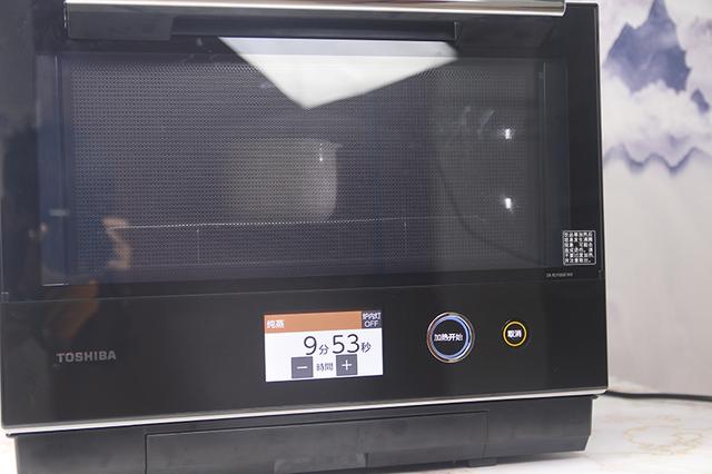 東芝微蒸烤一體機(jī)ER-RD7000CNW，全能料理的嘗鮮體驗(yàn)