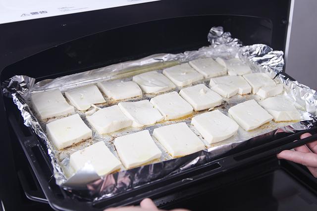 東芝微蒸烤一體機(jī)ER-RD7000CNW，全能料理的嘗鮮體驗(yàn)