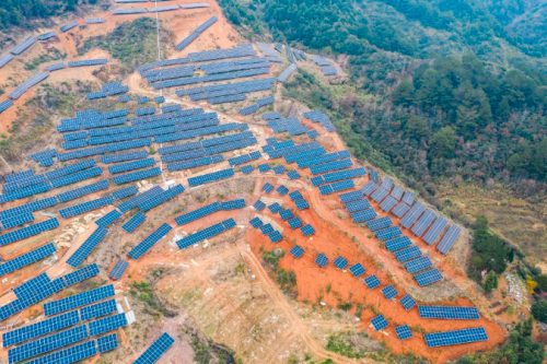 大功率，高精度！固德威100kW+大機(jī)全面助力山地光伏電站