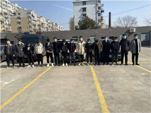 抖音協(xié)助河南永城警方打假偽劣羽絨被，8名嫌疑人被刑拘