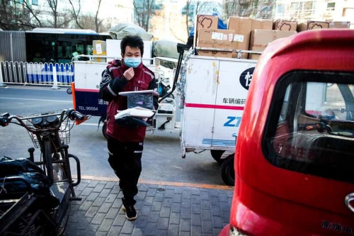 圓通小哥七年僅回家兩次 只為讓顧客準(zhǔn)時收到“佳節(jié)驚喜”