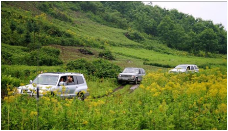 從“機(jī)車”玩到“車機(jī)”，一個69歲永遠(yuǎn)在路上的“老頑童”