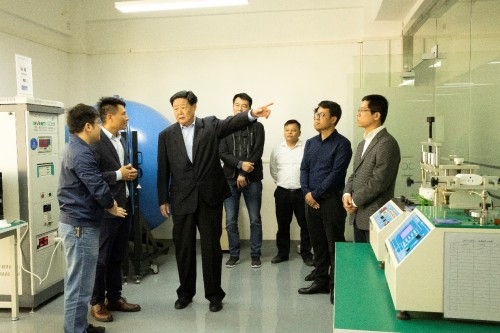 中國中小企業(yè)協(xié)會會長李子彬一行蒞臨酷客智能參觀指導(dǎo)
