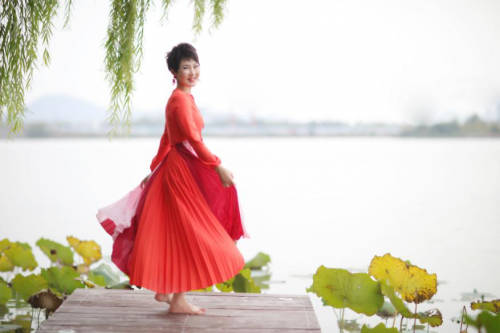 女神節(jié)專(zhuān)題丨知名個(gè)人成長(zhǎng)作家張德芬：“愛(ài)自己，是我們一生的必修課”