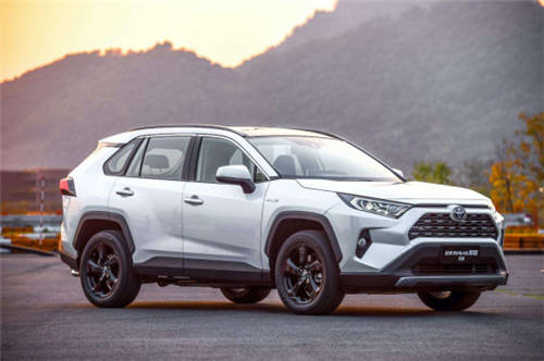 RAV4榮放雙擎版，擁有傲視同級(jí)的三種四驅(qū)系統(tǒng)