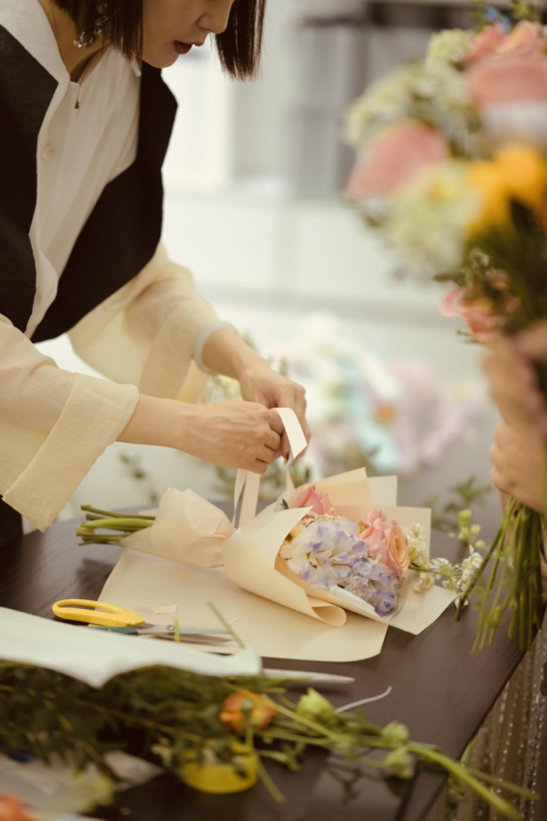 女神節(jié)榮耀禮盒，體驗(yàn)店變花海玩出新“花樣”