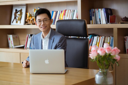 知名心理學(xué)作家盧熠翎：學(xué)會(huì)與情緒共處，才能成為自己的主人